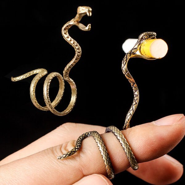 cfa712b4-234c-492a-85ca-ef929c16847a.jpg Snake Ring Cigarette Holder Index Finger Quit Cigarette Holder