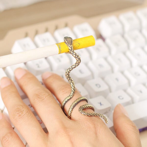 d62ee4c2-e067-43ea-8566-1880665b299c.jpg Snake Ring Cigarette Holder Index Finger Quit Cigarette Holder